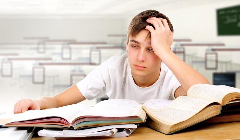Подросток устал от учебы